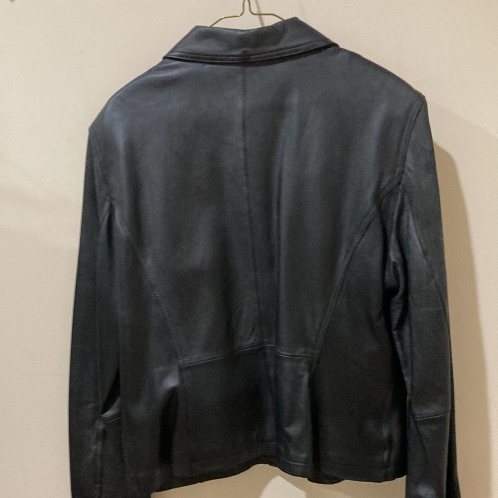 Leather jacket - Picture 3 of 3